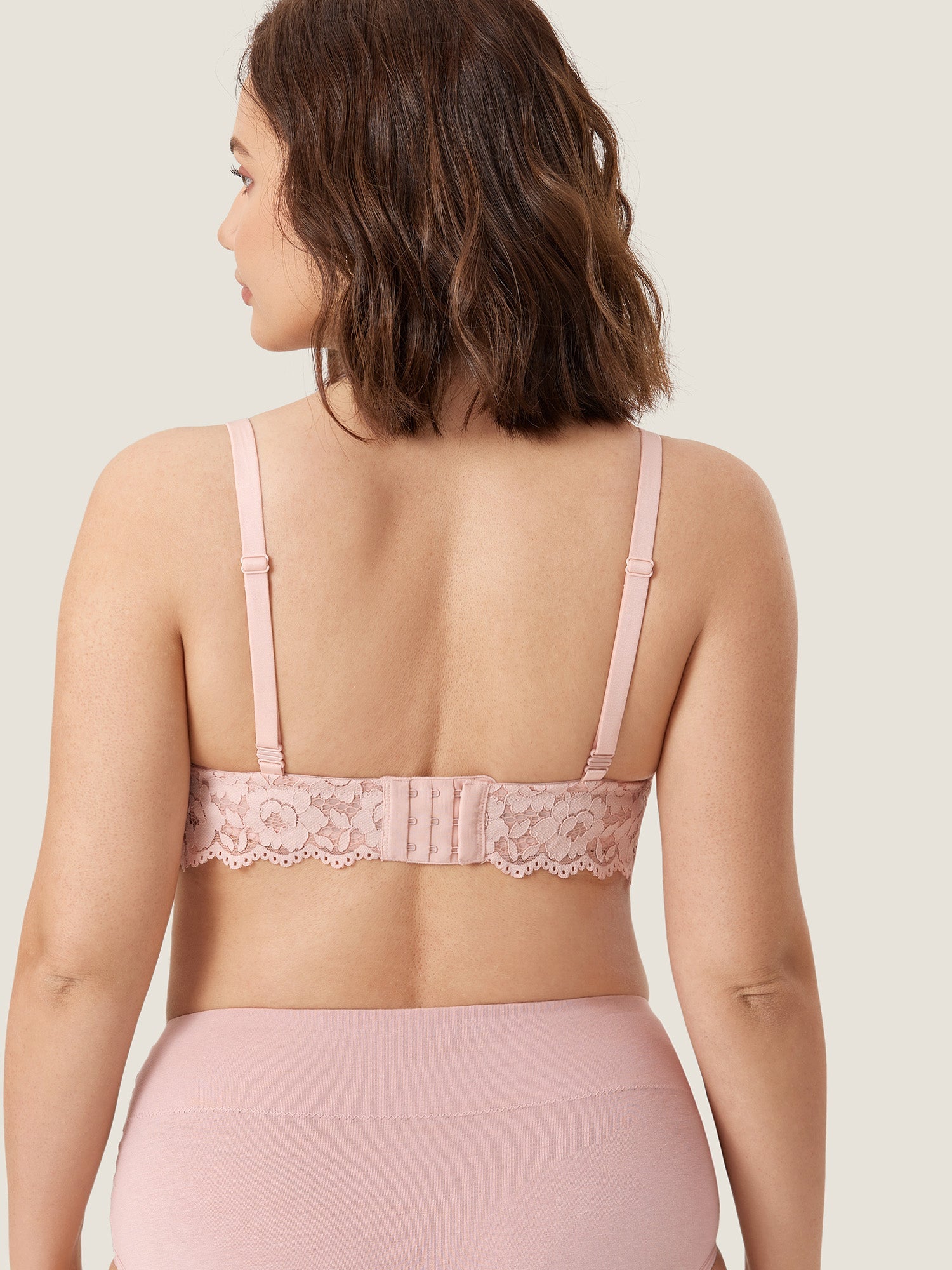 Ammebh i blonde med ekstra dekning – ammebralette med dyp V-hals