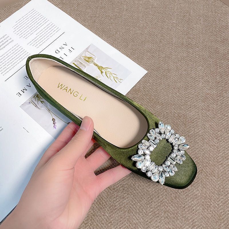 Pyntede ballerinaer med satengfinish