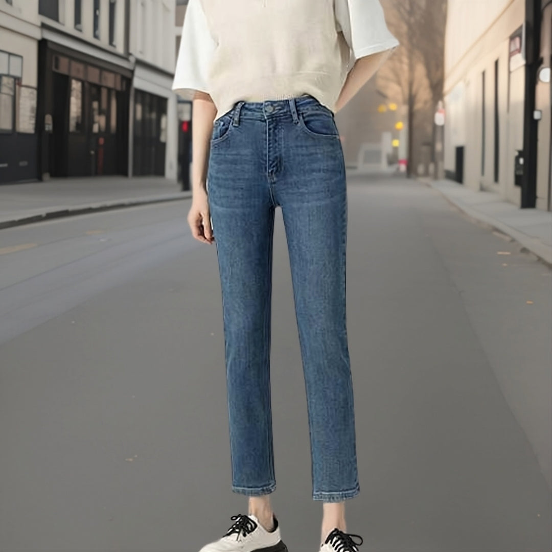 Amira | Trendige denimbukser med utringning
