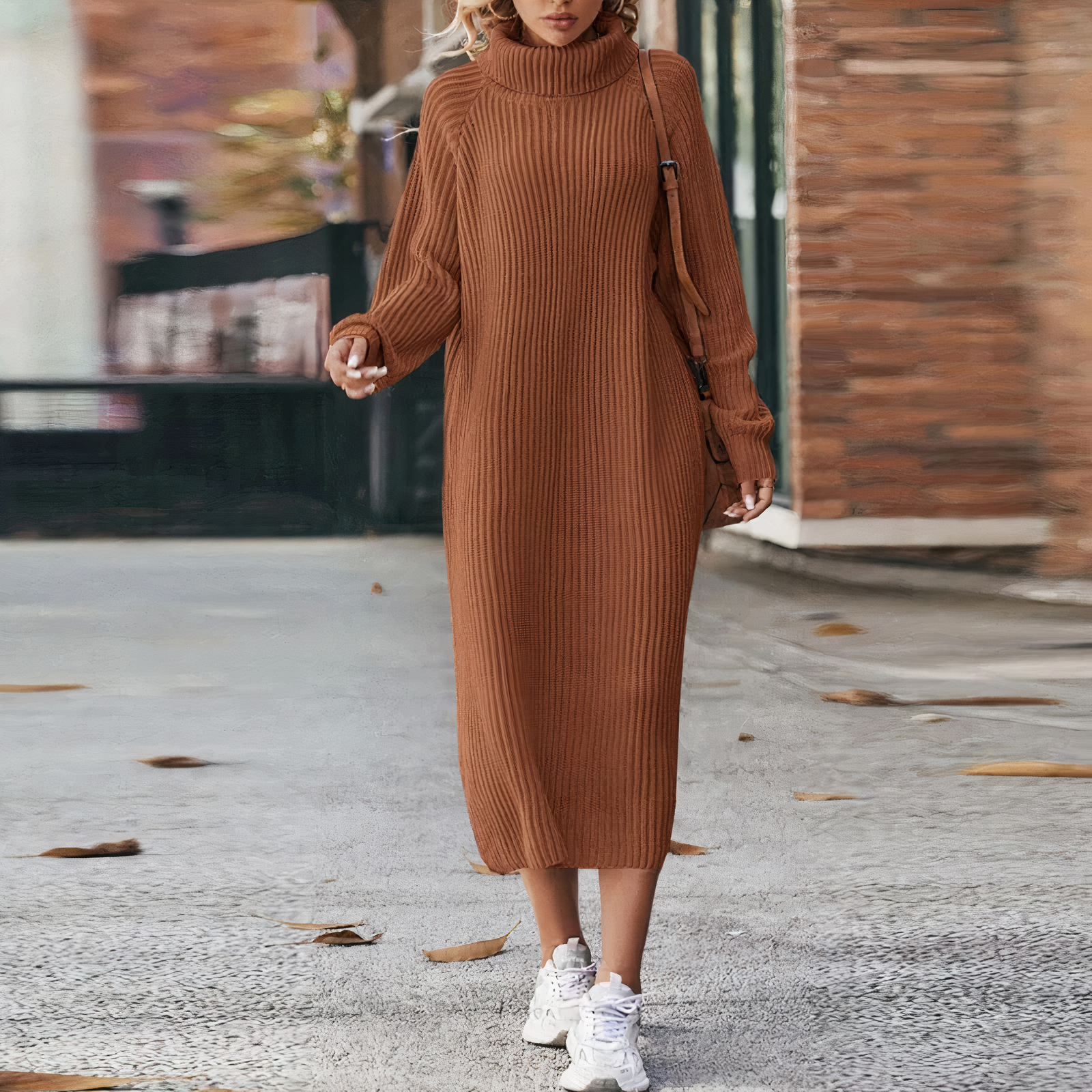 Elegant strikket kjole med lange ermer