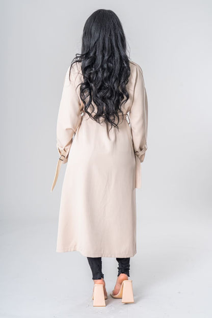 Lang trenchcoat med beige belte